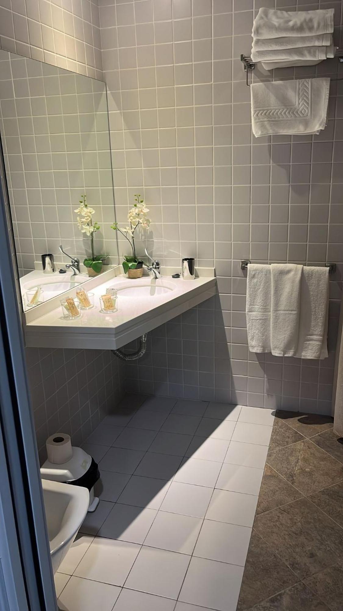 Hotel La Alcoholera Villaviciosa de Cordoba Bagian luar foto